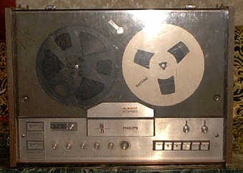 Philips - Tonbandgert N 4407 mit Rauchglashaube